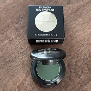 MAC Cosmetics Humid Frost Green Eye Shadow - Eyeshadow Single